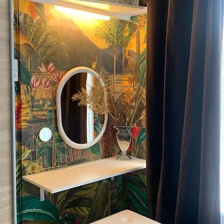 Cityhouse Vincent 펜션 덴헬데르